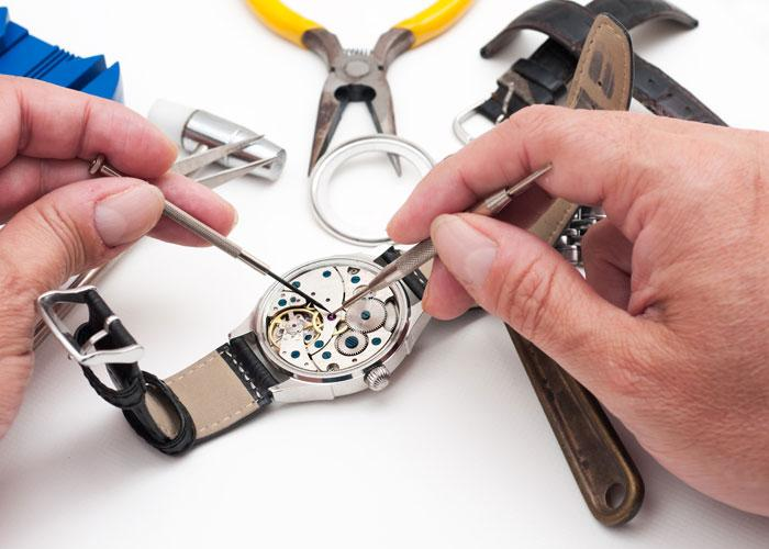 Simple Habits For Watch Maintenance in Dubai